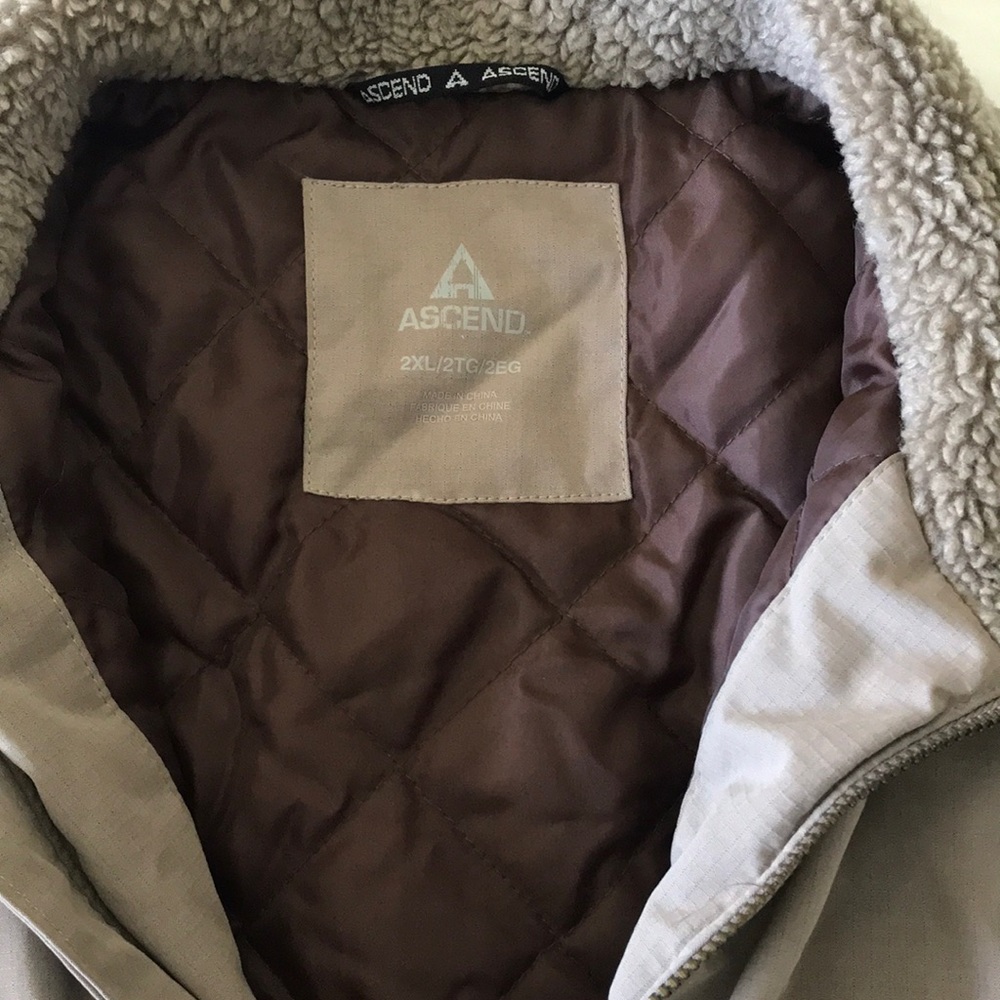 Ascend jacket - Picture 3 of 4